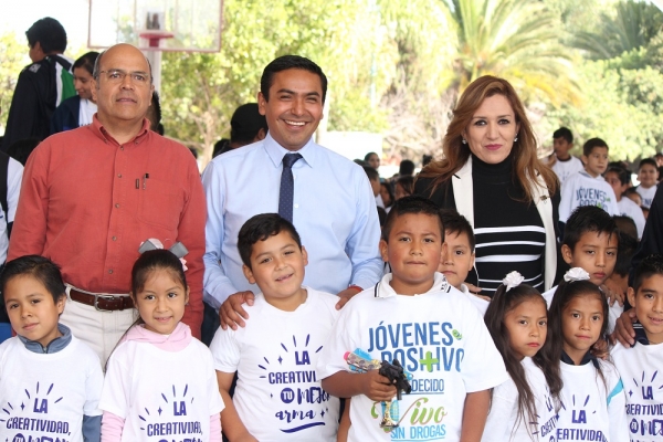 Realizan en Pedro Escobedo canje de juguetes bélicos por juguetes creativos