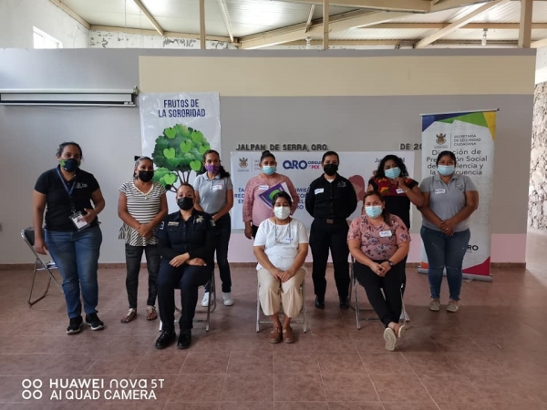 Brindan Taller de Fortalecimiento a las Redes de Sororidad en Jalpan