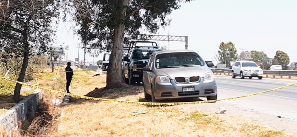 Tres personas y un auto fueron asegurados