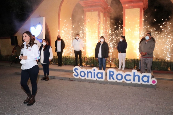 Arranca campaña Sonia Rocha Acosta con homenaje al personal médico