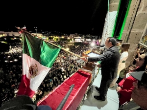 Roberto Cabrera encabeza tradicional Grito de Independencia en San Juan del Río