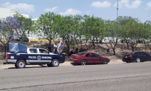 Retiran autoridades de El Marqués más de mil automóviles de autotianguis en el Ecocentro Expositor