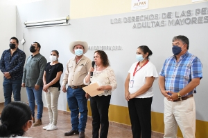 Capacitan a Personal del DIF Sobre Derechos de los Adultos Mayores