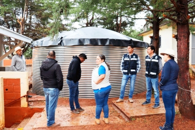 Supervisan tanque de almacenamiento de agua