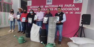 Entrega SMDIF materiales para Huertos Escolares Pedagógicos