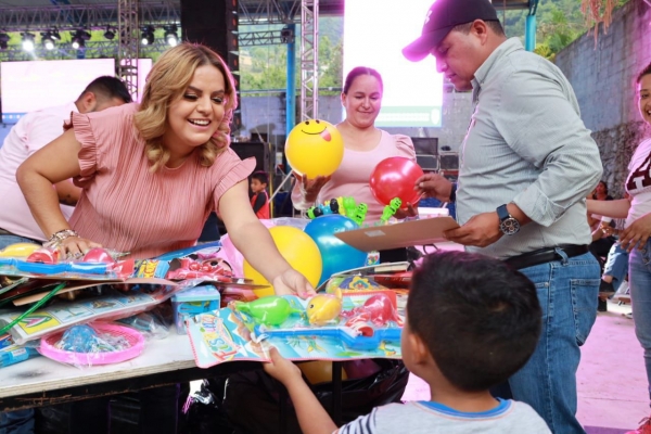 Festejan Día del Niño en cabecera municipal y San Pedro Escanela