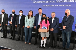 Anuncia Gobernador programa para dotar con Internet a todas las escuelas públicas de educación básica