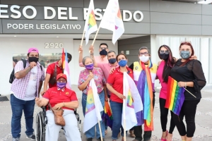 Waltter López, candidato a la Presidencia Municipal de Querétaro por el PT participó en la  Caravana conmemorativa del día contra la lesbobitransfobia en Querétaro.