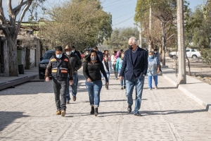 Enrique Vega entregó obras de urbanización en Cerro Prieto