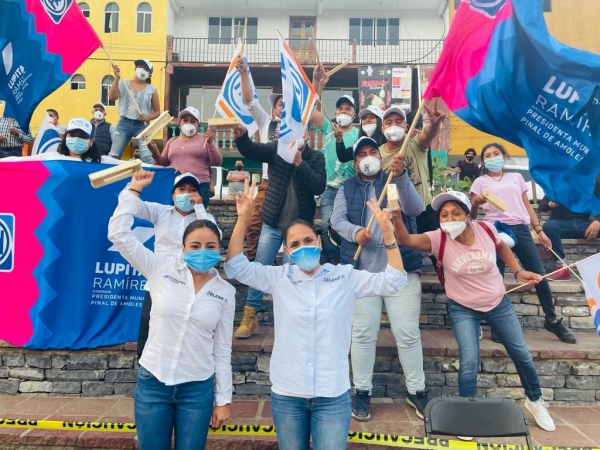 Con gran aceptación por parte de la población, han sido las giras por los diferentes municipios, para la candidata Selene Salazar. 