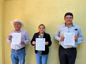  Firma Lupita Ramírez convenio de colaboración con San Joaquín en materia de recolección de Residuos.