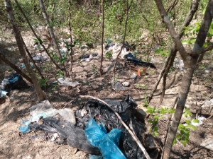 Vecinos de El Rejalgar denuncian tiradero de basura en su camino