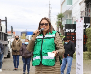 Elvia Montes da arranque de obras en cabecera municipal.