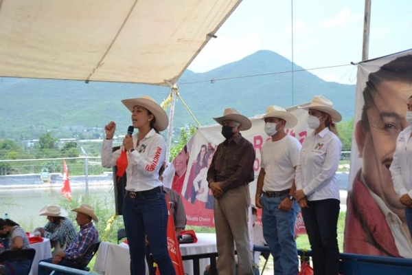 Ganaderos de Landa respaldan a Nancy Huerta rumbo a las elecciones