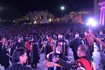 Miles de personas disfrutaron en familia el 4o Aniversario de las Callejoneadas por Tequisquiapan