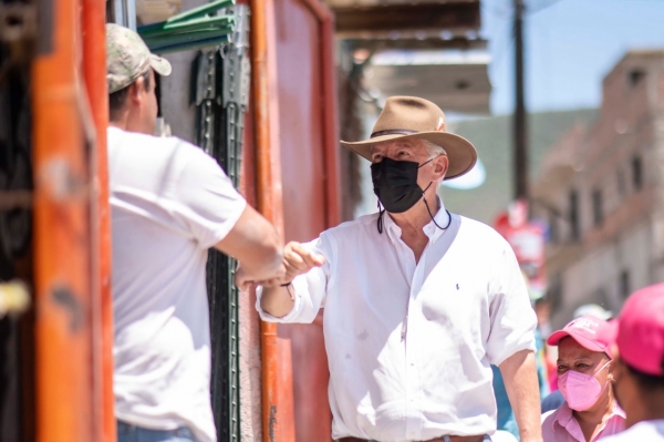 Vamos a consolidar la infraestructura básica en las comunidades: Enrique Vega