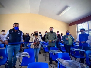 Encabeza Amarildo Bárcenas entrega de aula didáctica en la comunidad de La Ceja