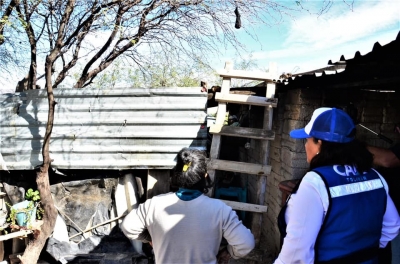 Visita Lupita Alcántara a afectados del municipio por fuertes vientos