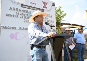 Emprenden Campaña de Aretado y Vacunación contra la rabia paralítica en ganado bovino