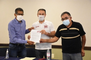 Firma Arturo Maximiliano compromiso medioambiental en SRJ