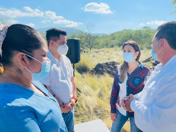 Asiste Selene Salazar,  al arranque de obra de la primera etapa del nuevo panteón municipal de Jalpan de Serra.