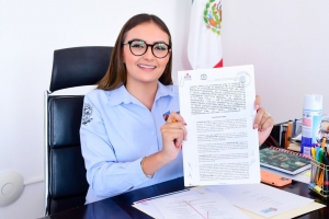  Lupita Pérez firma de Convenio de Colaboración con la Congregación Mariana Trinitaria, A.C.