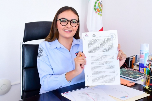  Lupita Pérez firma de Convenio de Colaboración con la Congregación Mariana Trinitaria, A.C.