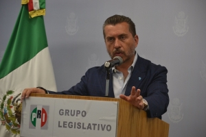 Presenta Hugo Cabrera iniciativa de Ley de Atención a las Migraciones en Querétaro.