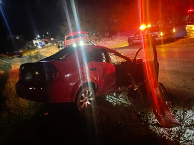 Fuerte volcadura en la Jalpan-Ríoverde, deja 4 lesionados