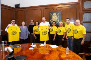 Recibe Mauricio Kuri a integrantes del colectivo Saca la Bici