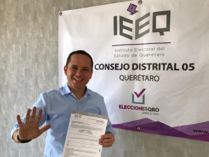 Gerardo Ángeles se registró como candidato a diputado local por el Distrito 5