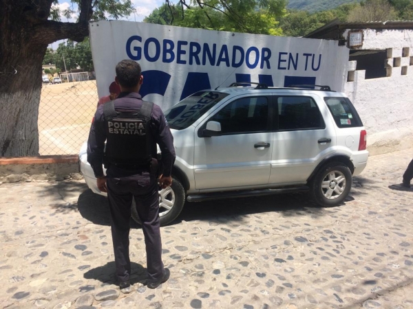 PoEs recupera camioneta con reporte de robo en Jalpan de Serra