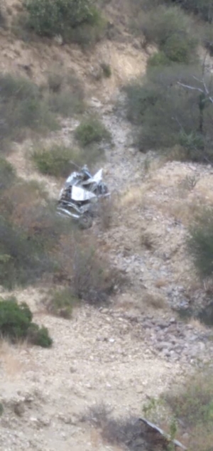 Desbarranca camioneta en el parador Fray Junípero, Peñamiller