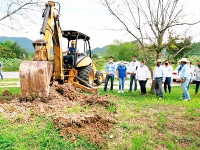 Mejoran Vialidades en Cabecera Municipal