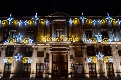 A partir de esta noche, más de 98 mil luces navideñas adornan la capital