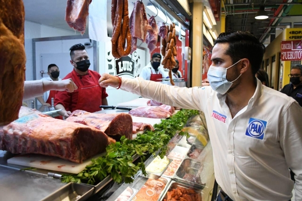 Agustín Dorantes incentiva el comercio local