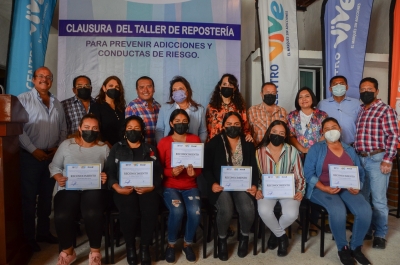 Concluyen  42 mujeres Taller de Repostería que organiza el Centro Vive