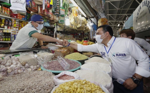 Trabajará Luis Nava por mejora continua en mercados municipales