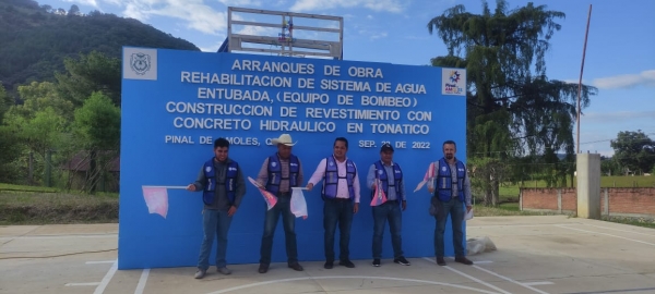 En Tonatico, Pinal de Amoles Ponen en marcha obras de rehabilitación de sistema de agua entubada y construcción de revestimiento con concreto hidráulico