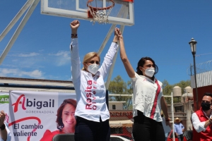 Con el lema &quot;Por ti quiero Hacerlo&quot; Rosita Olvera Candidata al Primer Distrito Federal. Arranca Campaña en su distrito.