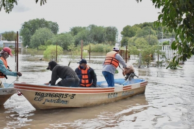 Lanchas de la comunidad de Tzibanzá y Xhidí Cadereyta apoyan al municipio de SJR por las lluvias