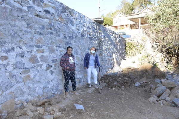 Supervisa Lupita Ramirez diferentes obras en el municipio de Pinal de Amoles