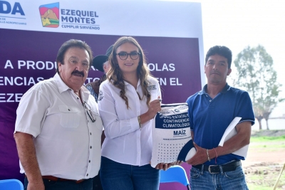 Entregan apoyos a productores agrícolas de Ezequiel Montes