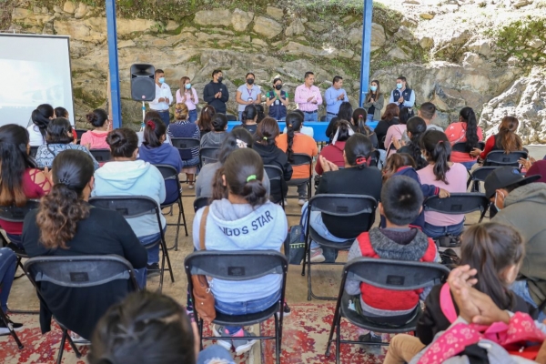 Realizan capacitación a los Comités de Desayunos Escolares en Pinal de Amoles.