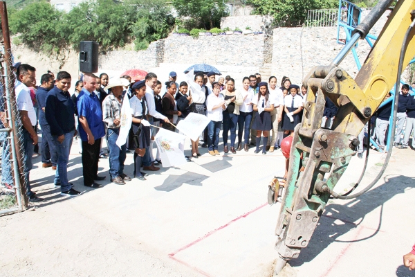 Inicia Construcción de Techumbre en Frontoncillo