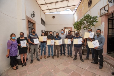 Culminan talleres de herrería, panadería y carpintería en El Marqués