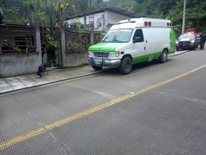 Cae joven a socavón