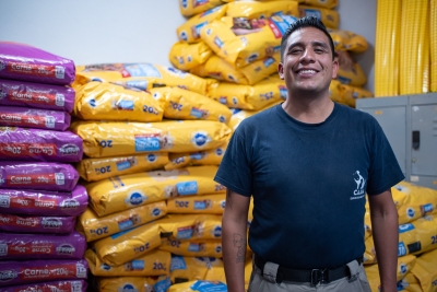 Municipio de El Marqués recibe donativo de alimento por parte de la empresa Mars Incorporated