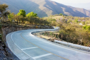 Abate Querétaro deuda histórica en infraestructura con la Sierra Gorda