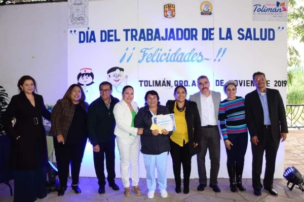 Reconocen a Trabajadores de la Salud en su Día